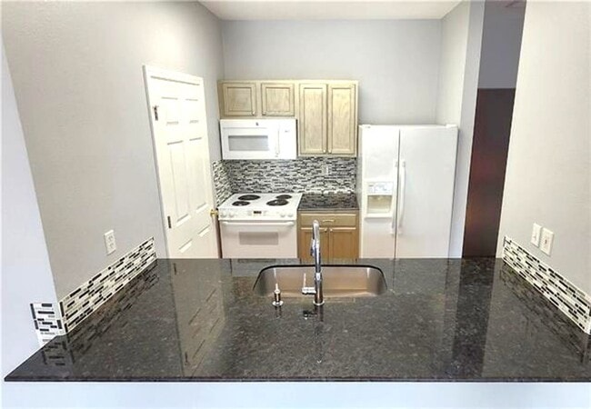 Building Photo - One Bedroom Rental
