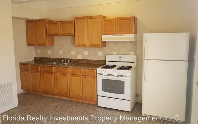 Building Photo - 827 E University Blvd