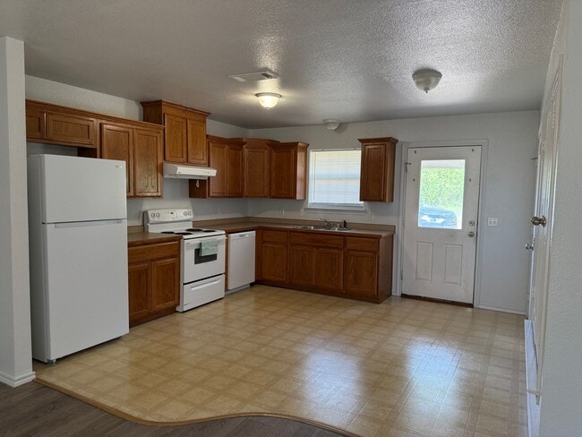 Building Photo - 2 Bedroom in Hughes Springs ISD