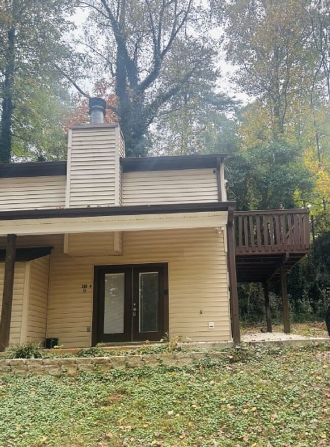 Building Photo - 2/1 Available For Move In Now!