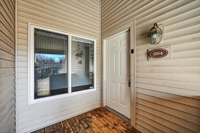 Interior Photo - 1140 Shadow Ln