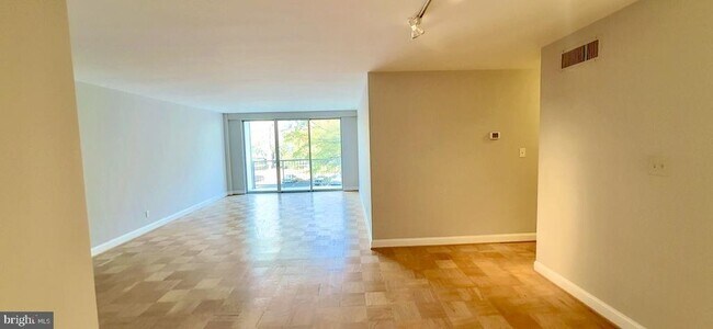 Building Photo - 4977 Battery Ln