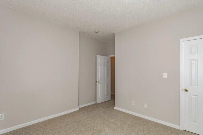 Building Photo - 3 Bedroom Ranch Near NCSU