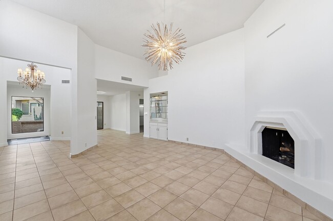 Building Photo - Welcome to this stunning 3-bedroom, 2-bathroom home in the heart of Scottsdale, AZ *RENT SPECIAL*