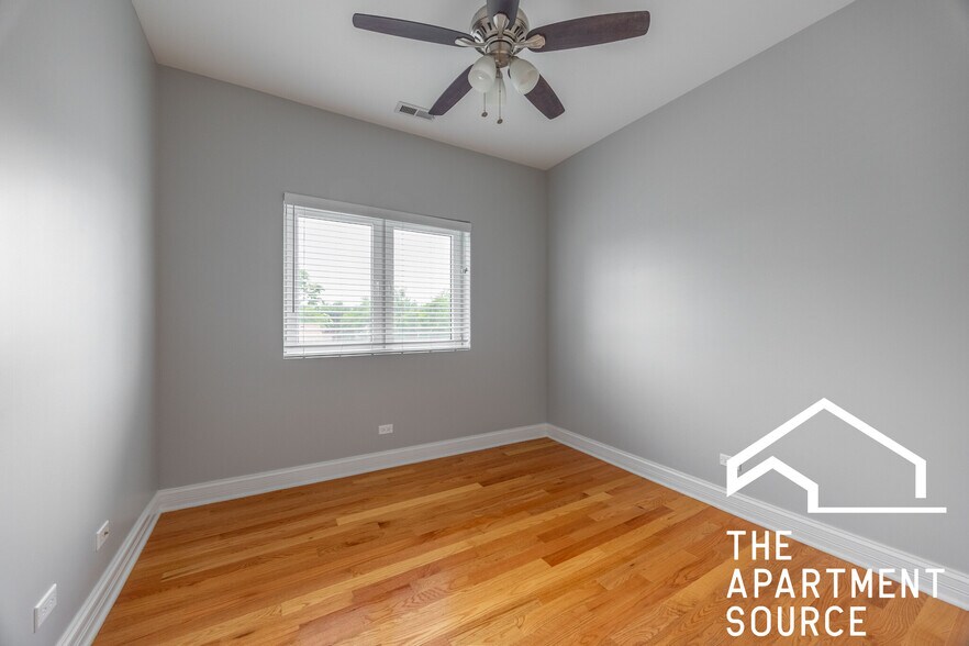 Building Photo - 736 N Avers Ave