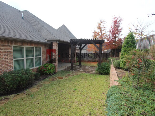 Building Photo - Gorgeous 3 bed 2 bath home in Hadley Court!
