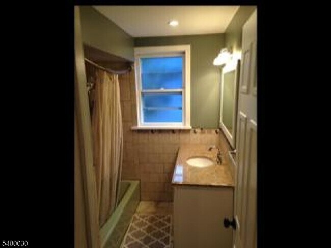 Building Photo - 169 Walnut St