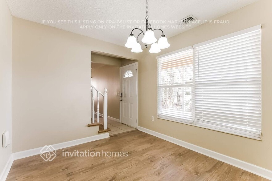 Building Photo - 1270 Navarre Dr