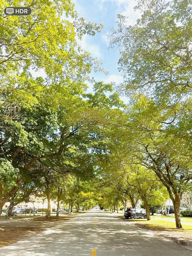 Building Photo - 1401 NE 191st St