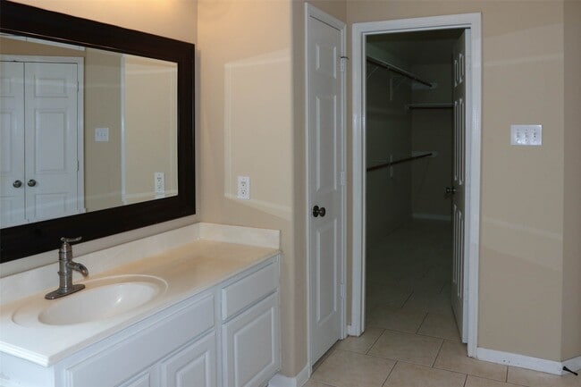 Building Photo - 18611 Peralta Hill Ln