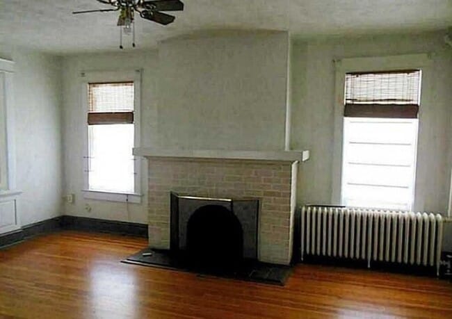 Building Photo - 614 Dune St
