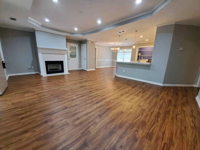 Building Photo - 2880 Highpoint Rd