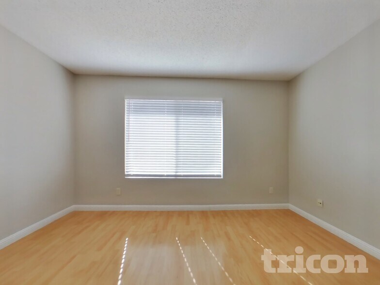 Building Photo - 3613 W Oakland St