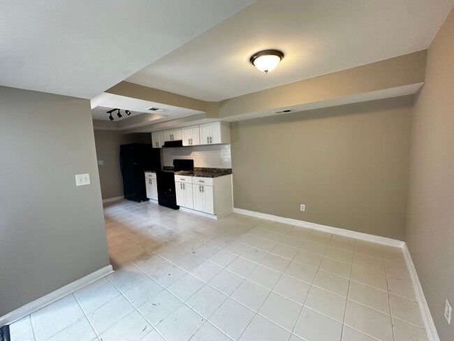 Building Photo - Completely Renovated Three Bedroom Two Bat...