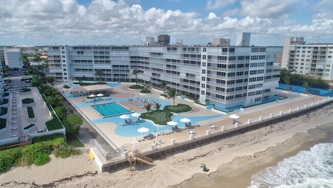 Building Photo - 3546 S Ocean Blvd
