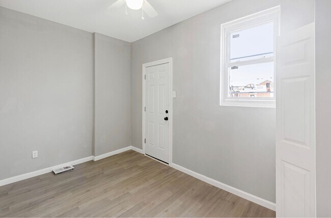 Building Photo - 6011 Catharine St