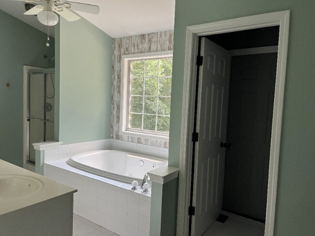 Building Photo - 2582 Oak Bluff Dr