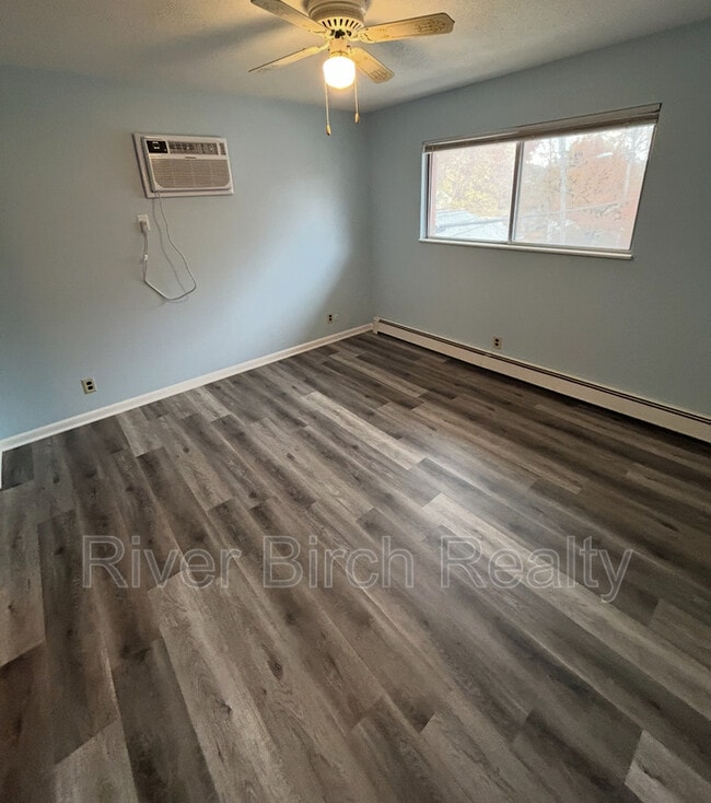 Building Photo - 616 New St