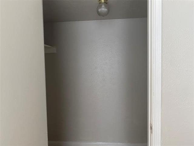 Building Photo - 2425 Limestone Dr