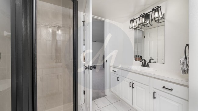 Building Photo - Remodeled Gem in Briargate