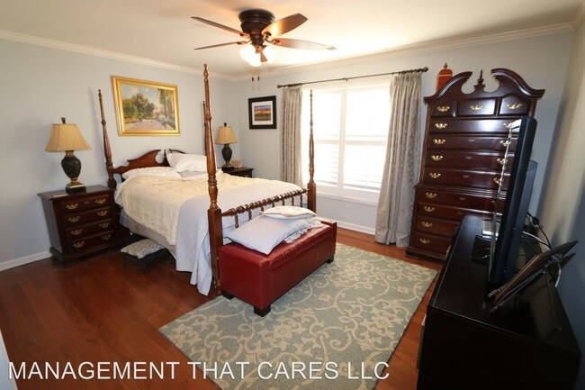 Building Photo - 5238 Lexington Park Cir N