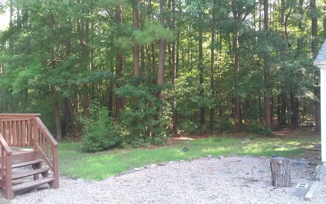 Building Photo - 3 Bedroom 2 bath Brick Ranch on 7.9 Acres ...