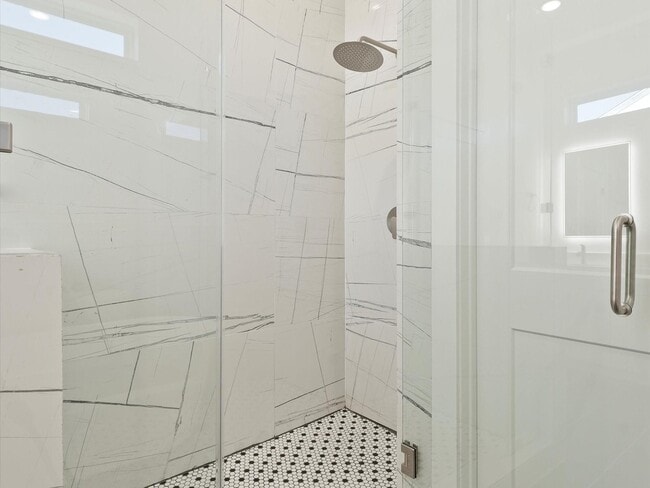 Building Photo - 227 Noras Ln