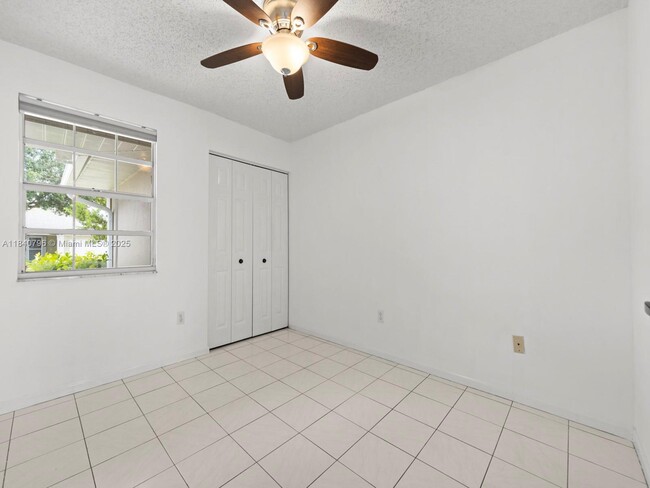 Building Photo - 2670 SE 7th Pl