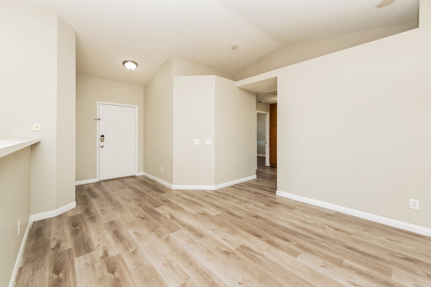 Building Photo - 3008 Silver Canyon Ln