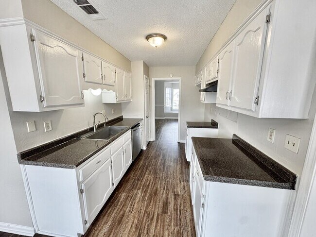 Building Photo - 8569 Kings Cross Cove