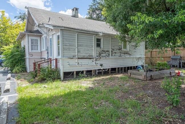 Building Photo - 118 S Garfield Ave