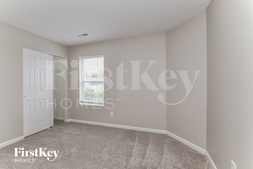 Building Photo - 3740 Cottesmore Dr