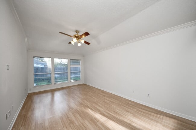 Building Photo - 3611 Bee Bayou Ln