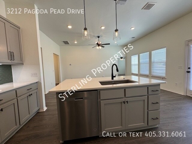 Building Photo - 3212 Pagoda Pead Dr