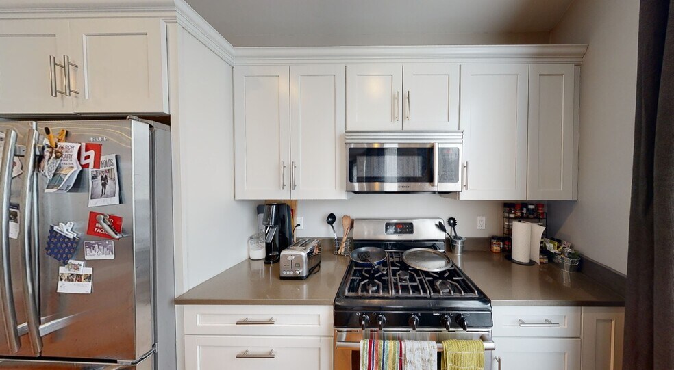 Building Photo - 166 Hampshire St