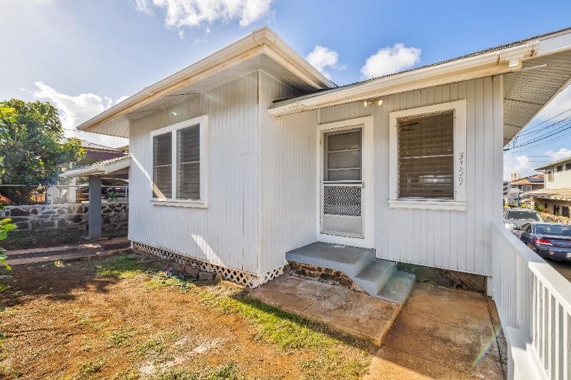 Building Photo - 3159 Lincoln Ave