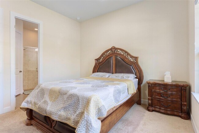 Building Photo - 228 Lockhart Lp