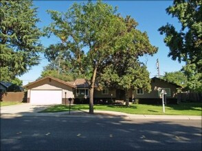 Building Photo - 1012 Lakewood Ave