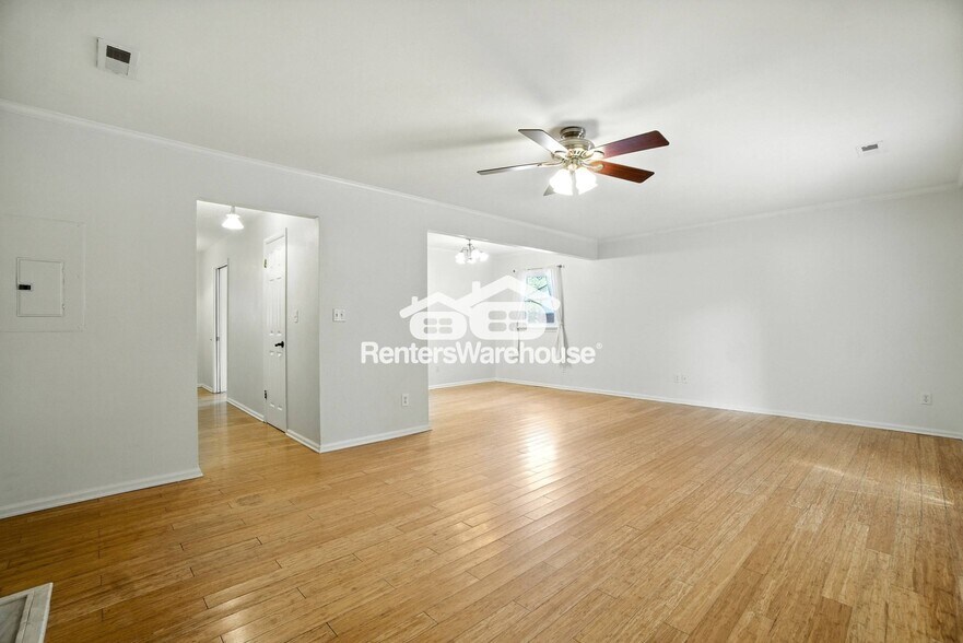 Building Photo - 5011 Jeanne St