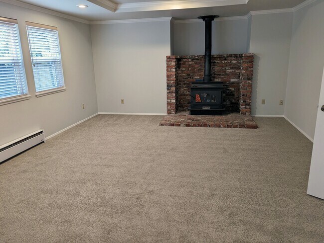 Large Family Room - 1807 211th Pl NE