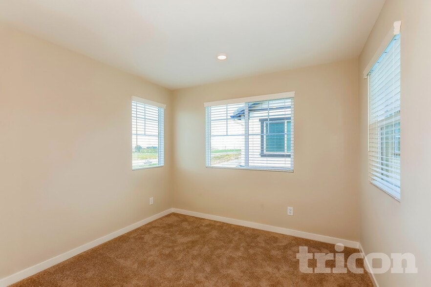 Building Photo - 31568 Willowood Way