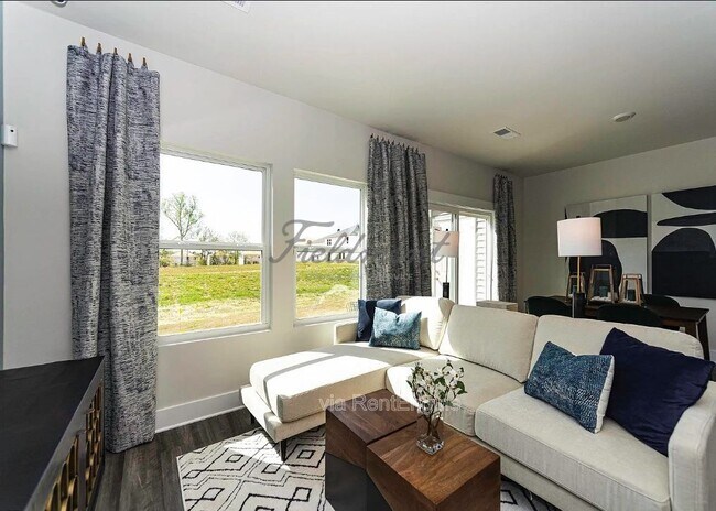 Building Photo - 429 Ellis Mill St