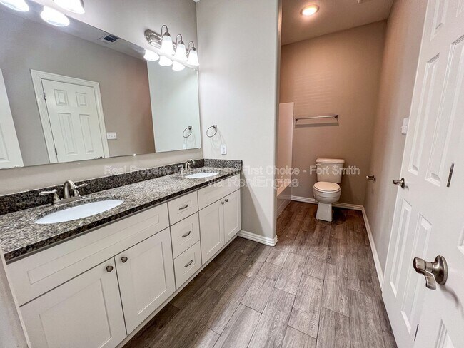 Building Photo - 6705 MARIBETTE RD