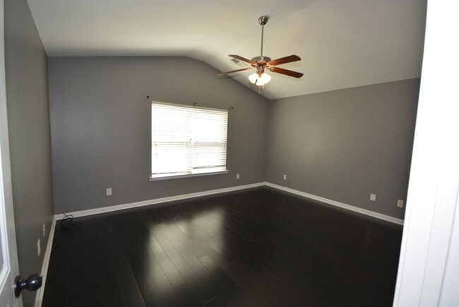 Building Photo - 45 Crystal Lake Dr