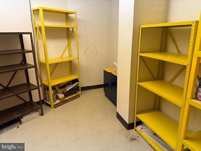 Building Photo - 1101 S Arlington Ridge Rd