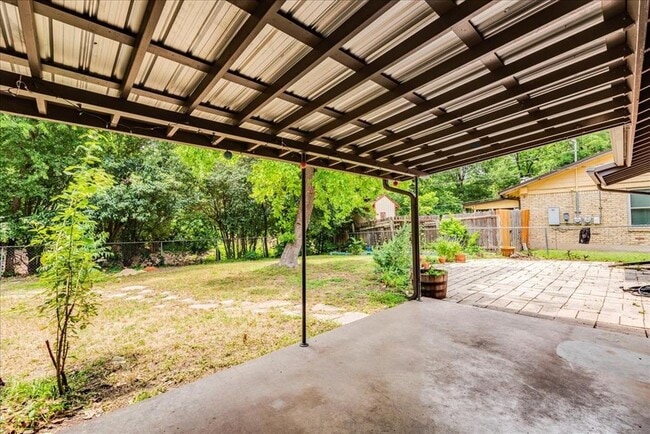 Building Photo - 5614 Delwood Dr