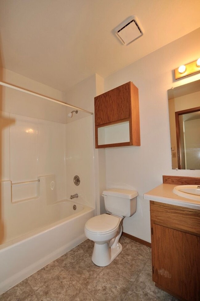Building Photo - Hayden Apt. Available 2 bed 1 bath (upstairs)
