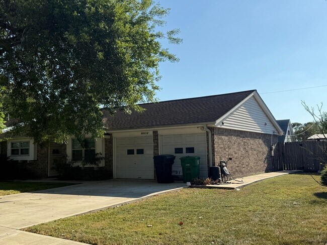 Primary Photo - 11210 Sageoak Dr