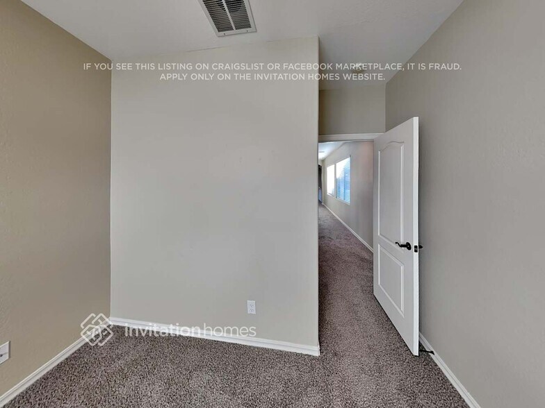 Building Photo - 14541 W Maui Ln