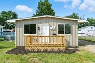 Building Photo - Charming 2-Bed / 1-Bath Ranch in Quiet Col...